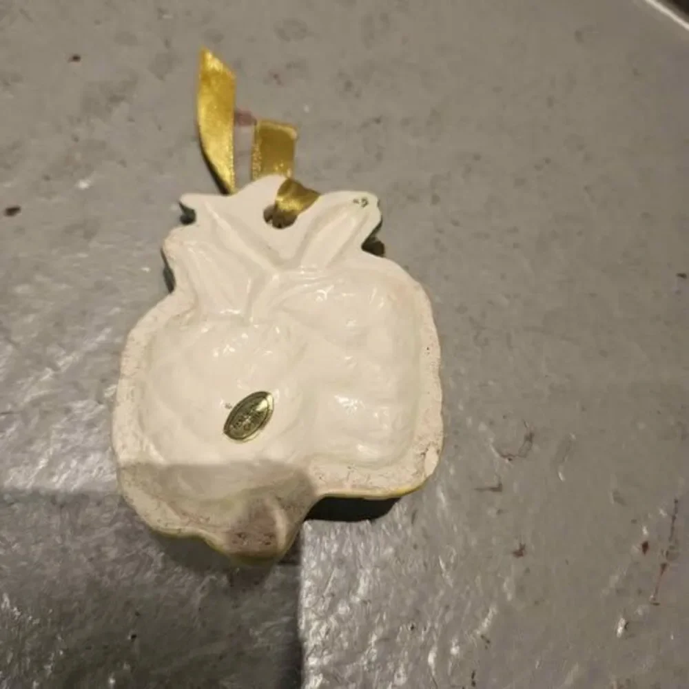 Unbranded ceramic pineapple